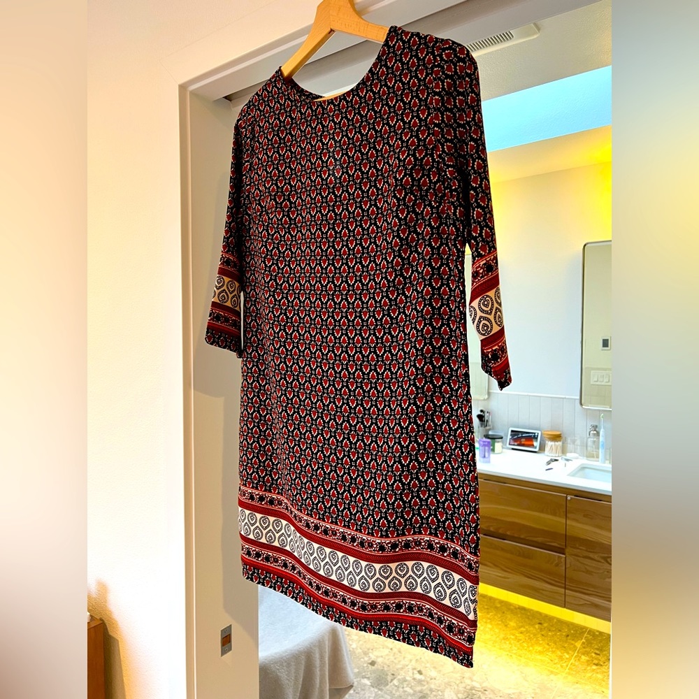 Beautiful bohemian 3/4 sleeve short dress. Soprano from Nordstrom, size Small.